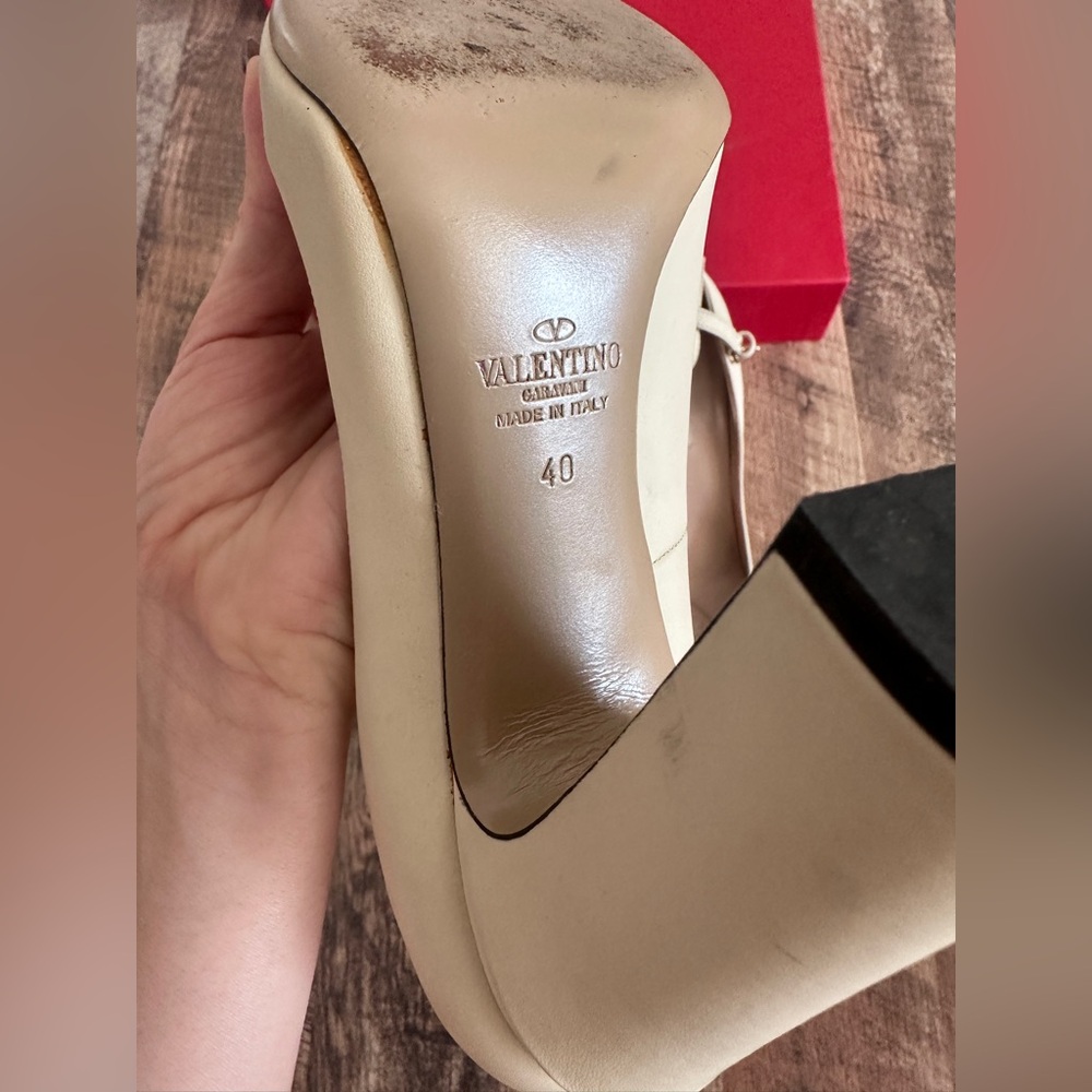 Valentino Garavani Beige Ankle Strap Heels - Picture 12 of 15